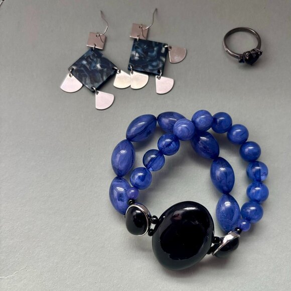 Retro Costume Jewelry Grab Bag – Necklaces, Bracelets & Ring Bundle - Picture 2 of 8